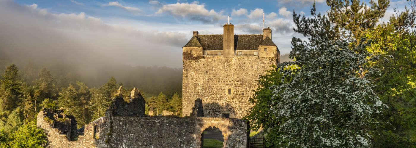 Neidpath Castle