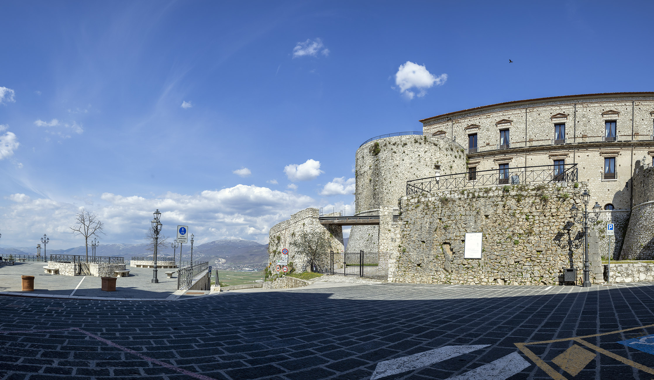 Castello Macchiaroli