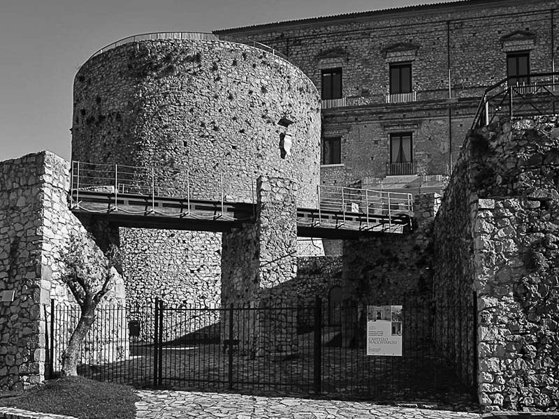 Castello Macchiaroli