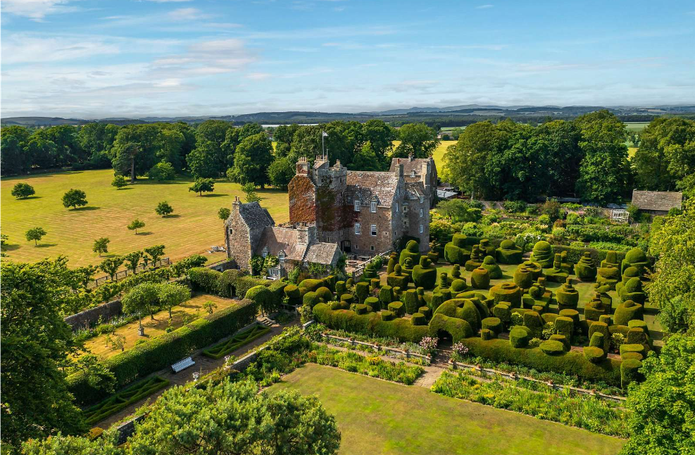 Earlshall Castle