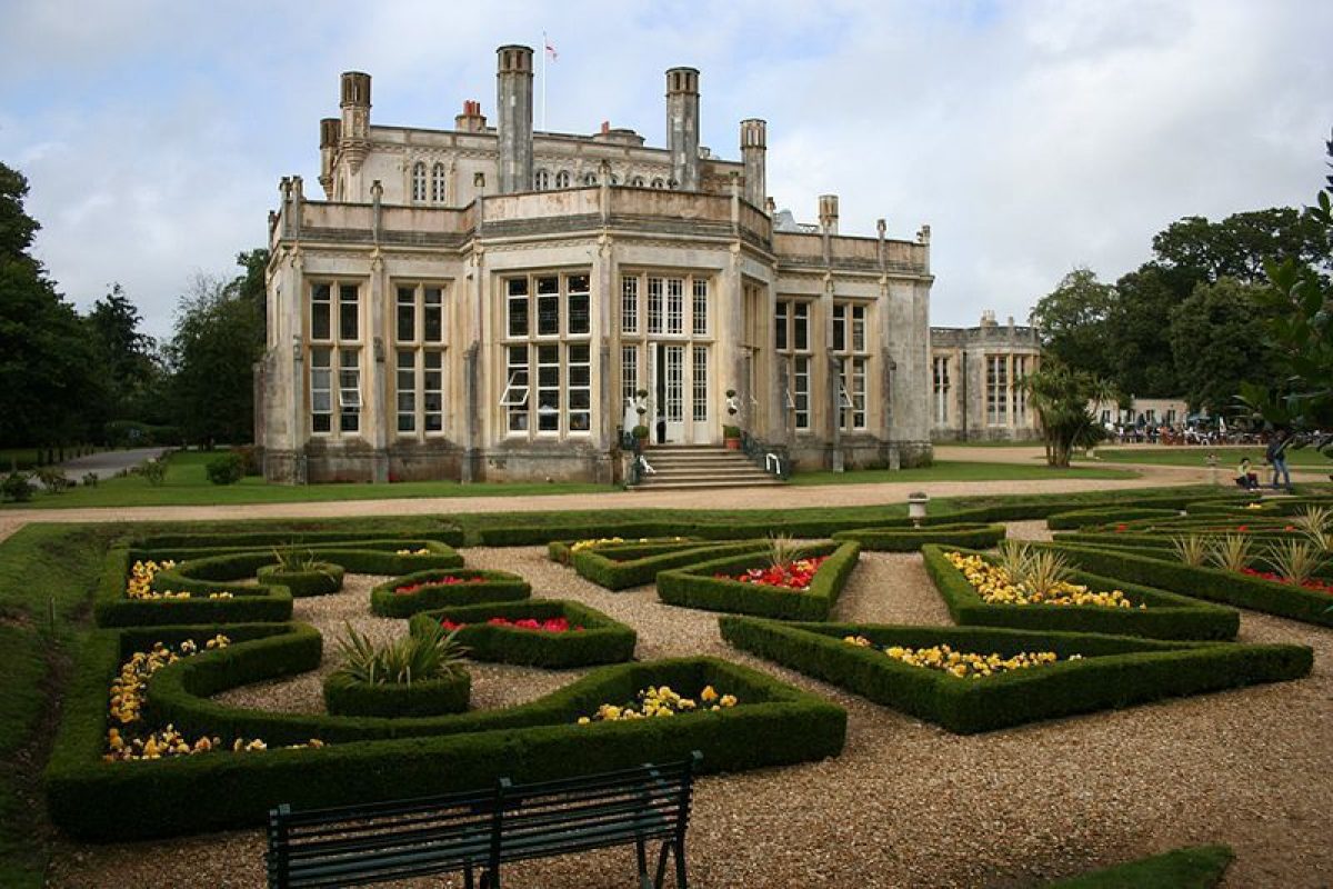 Highcliffe Castle