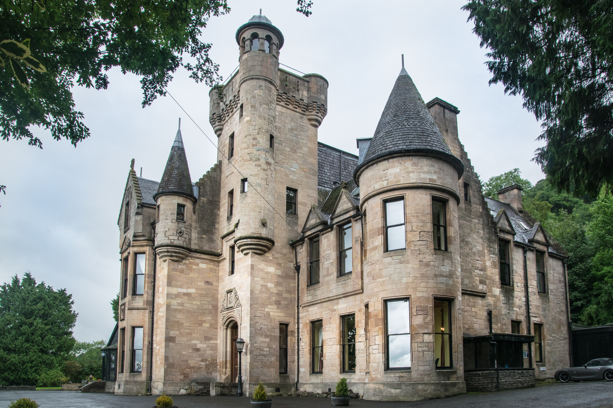 Broomhall Castle Restaurant & Hotel