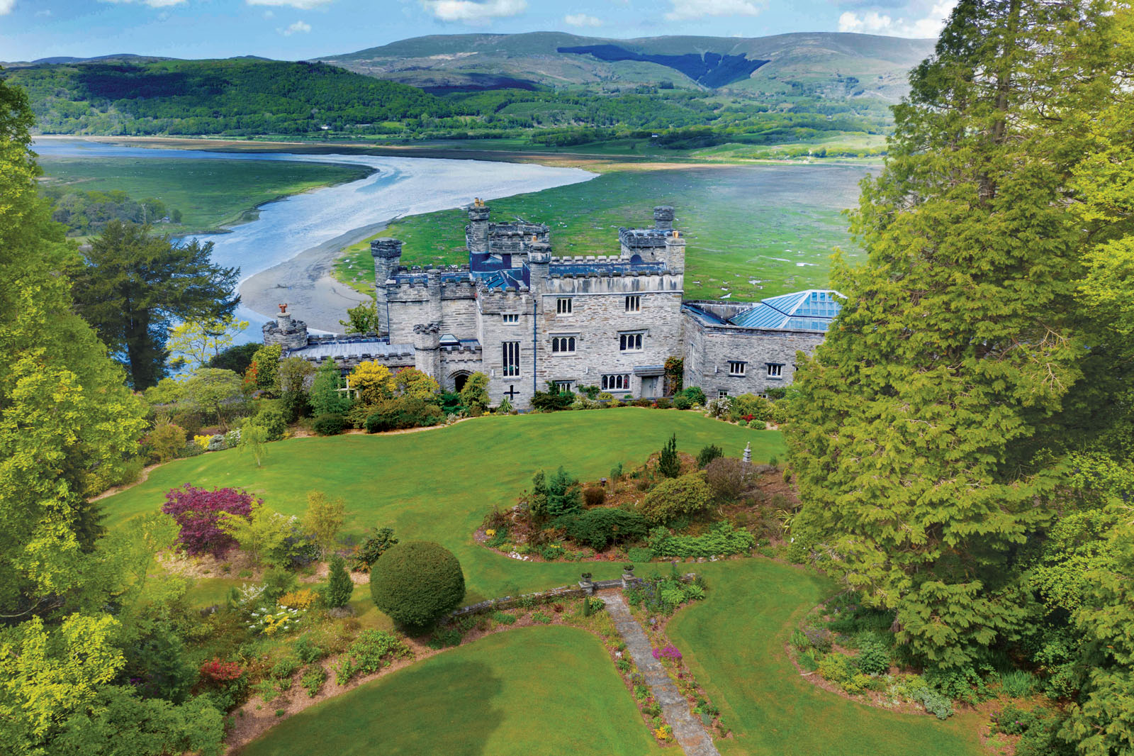 Glandyfi Castle